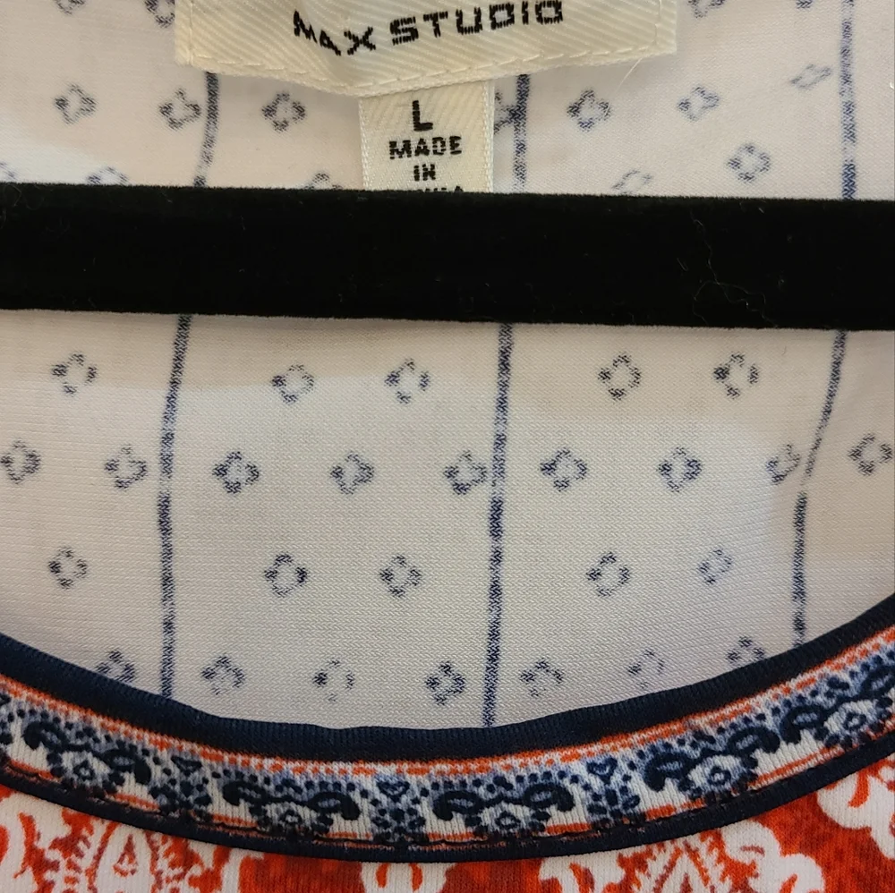 Sleeveless Red and Blue Patterned Dress - Picture 5 of 6